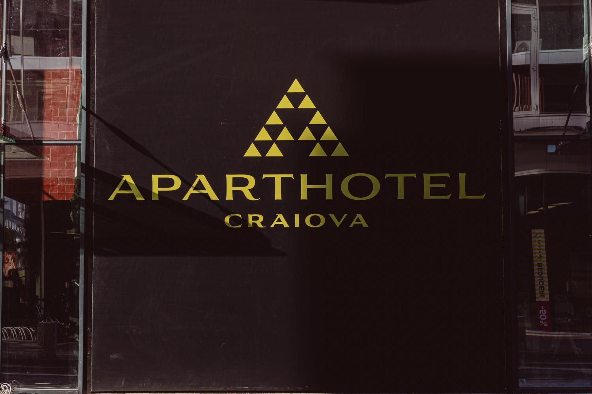 Aparthotel Крайова Екстер'єр фото