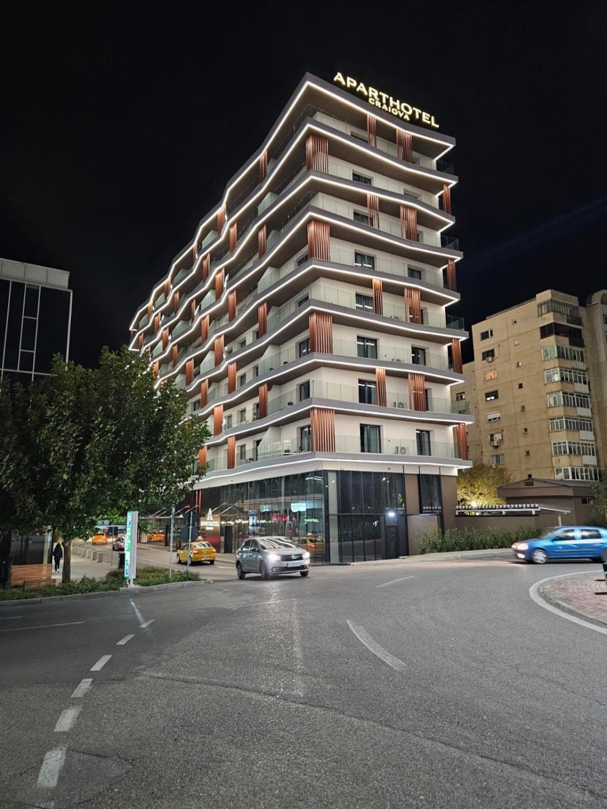 Aparthotel Крайова Екстер'єр фото
